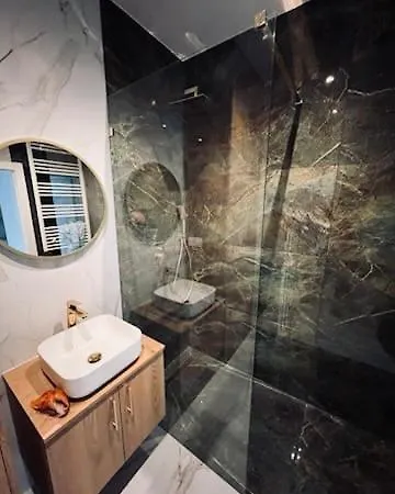 Golden Lodz, Zdrowie *